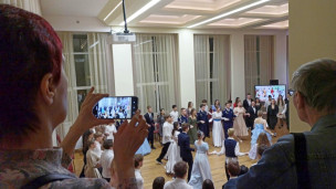 Под звон мечей и строк